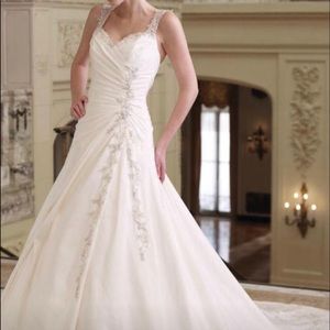Designer SOPHIA TOLLI Wedding Gown Dress Size 4
